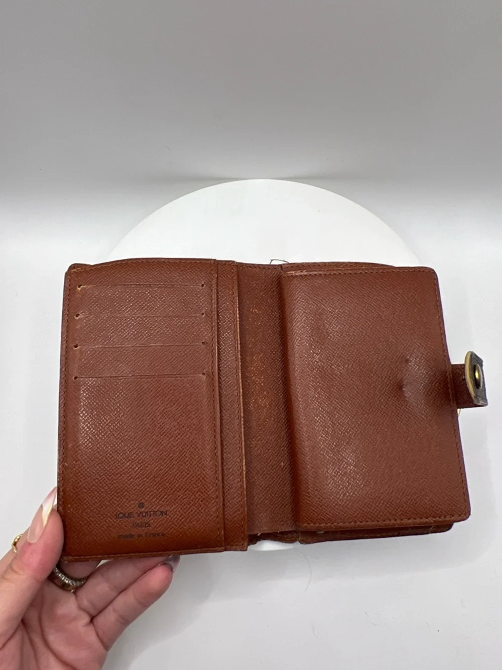 7046. Authentic Louis Vuitton Kiss-lock Monogram Canvas Snap Closure Wallet. - Picture 5 of 12